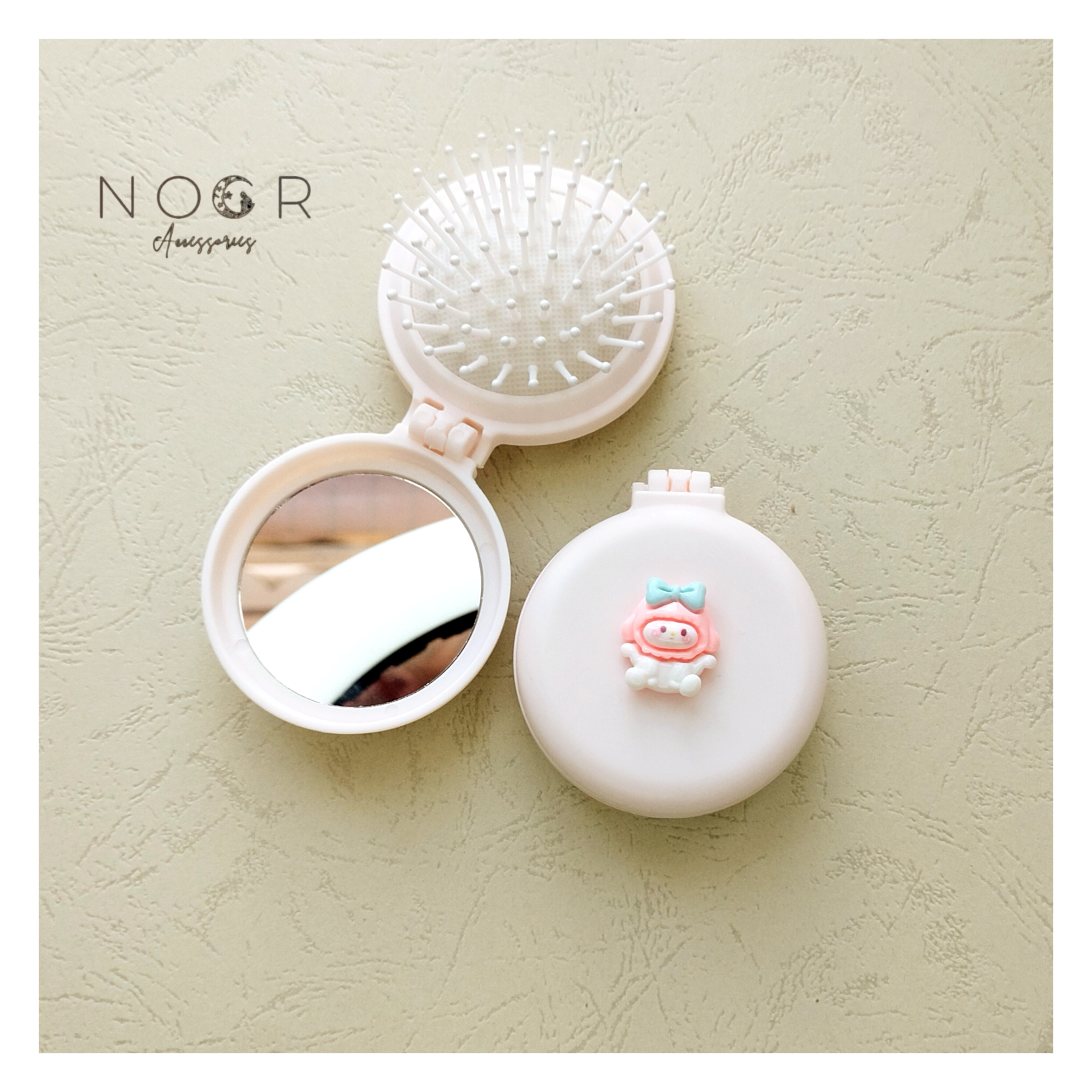 برس و آینه تاشو