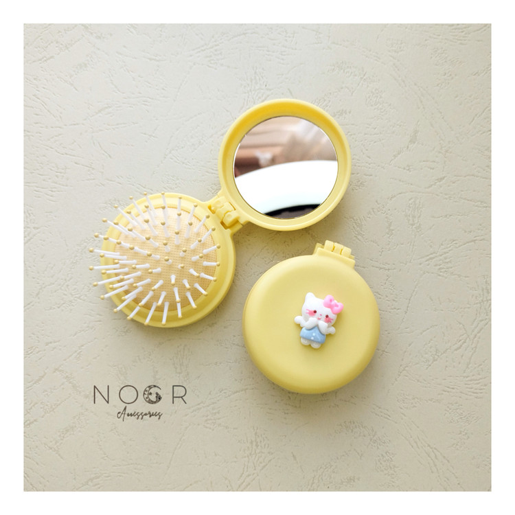 آینه و برس تاشو