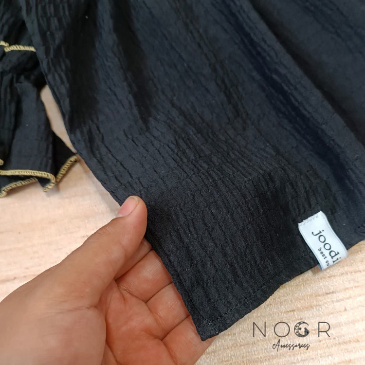 شومیز مشکی یقه گلدوزی